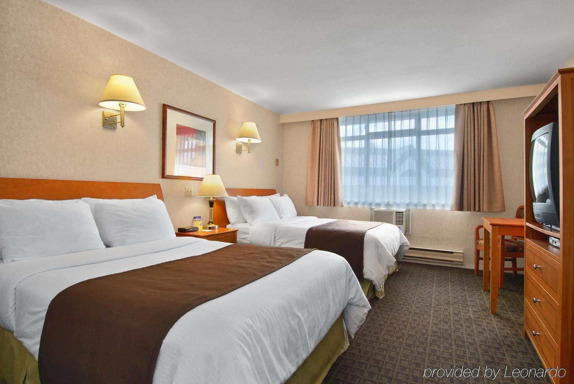 ホテル ベストウェスタン カピラノイン ＆ スイーツ ノースバンクーバー エクステリア 写真